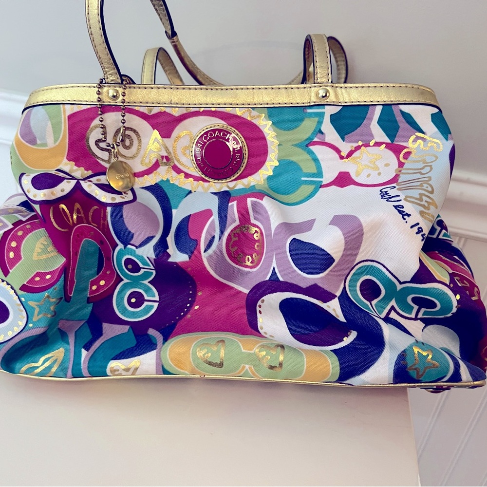 Like NWOT Authentic Coach Multi-Color, 3 large pocket purse! In dustcover! 🛍️🤑